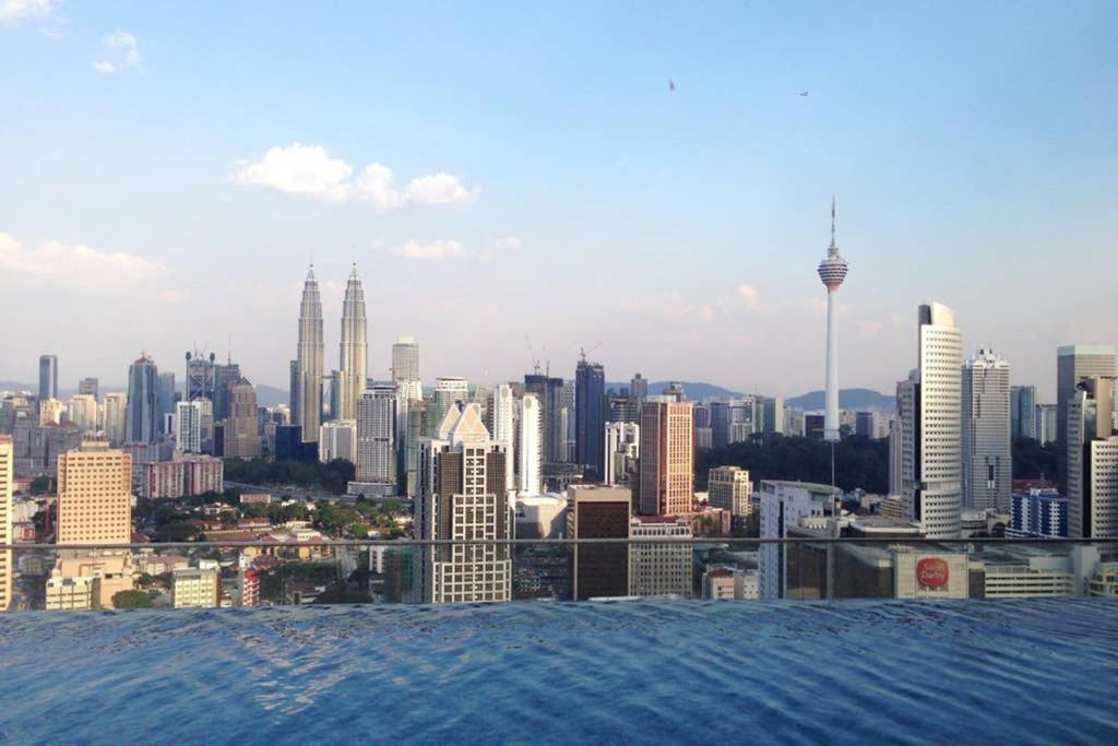 Klcc Regalia Suites Infinity Pool Kuala Lumpur Exterior photo