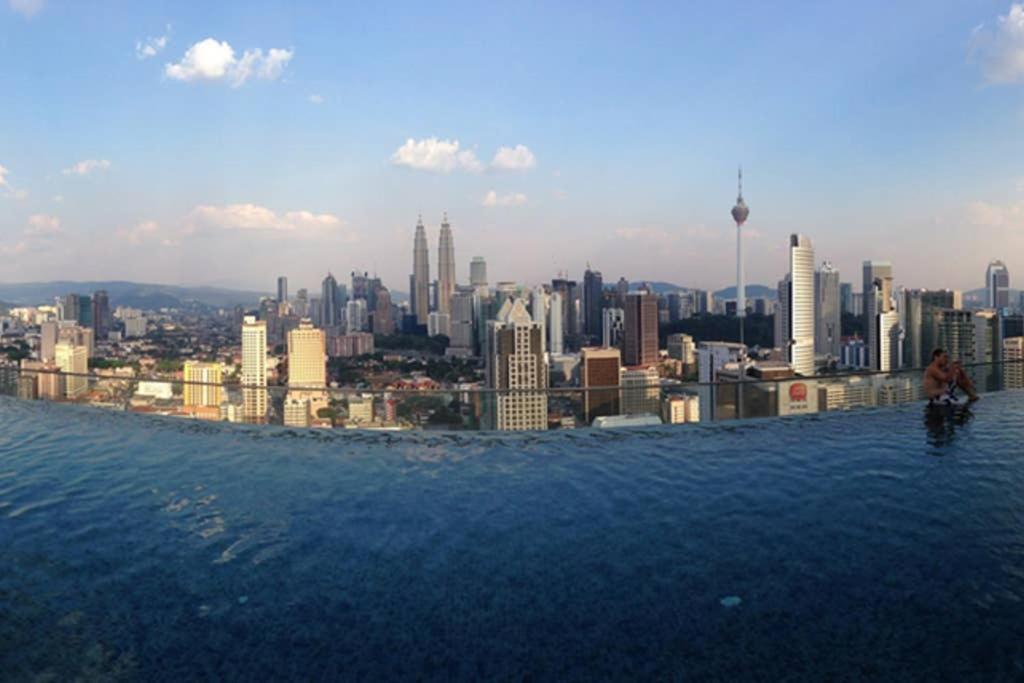 Klcc Regalia Suites Infinity Pool Kuala Lumpur Exterior photo