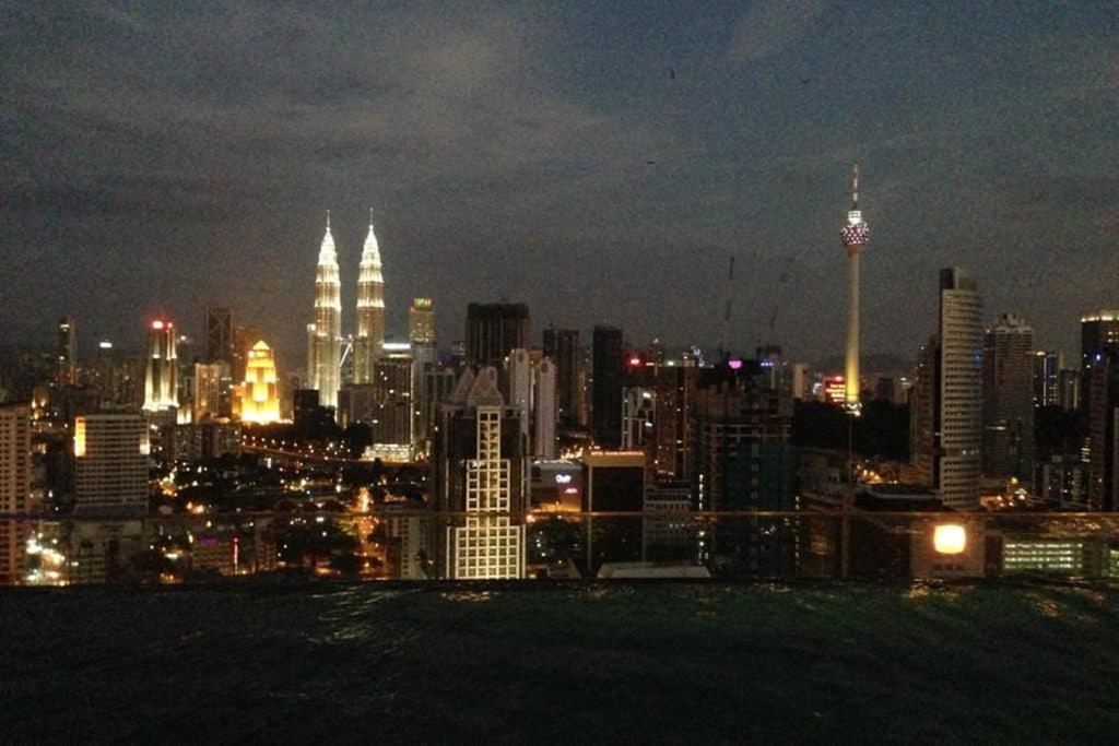 Klcc Regalia Suites Infinity Pool Kuala Lumpur Exterior photo